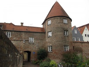 Tor und Stadtmauer in Donauwörth - Quelle: Wikipedia